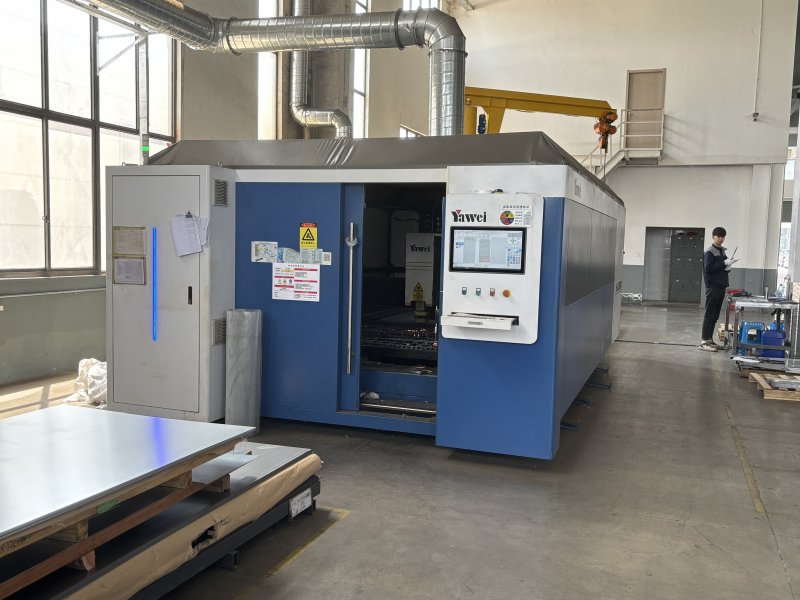 Laser cutting machine